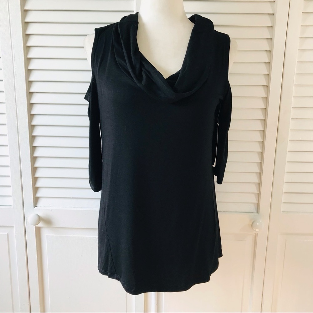 New SUNNY LEIGH Black Cold Shoulder Top Size Small